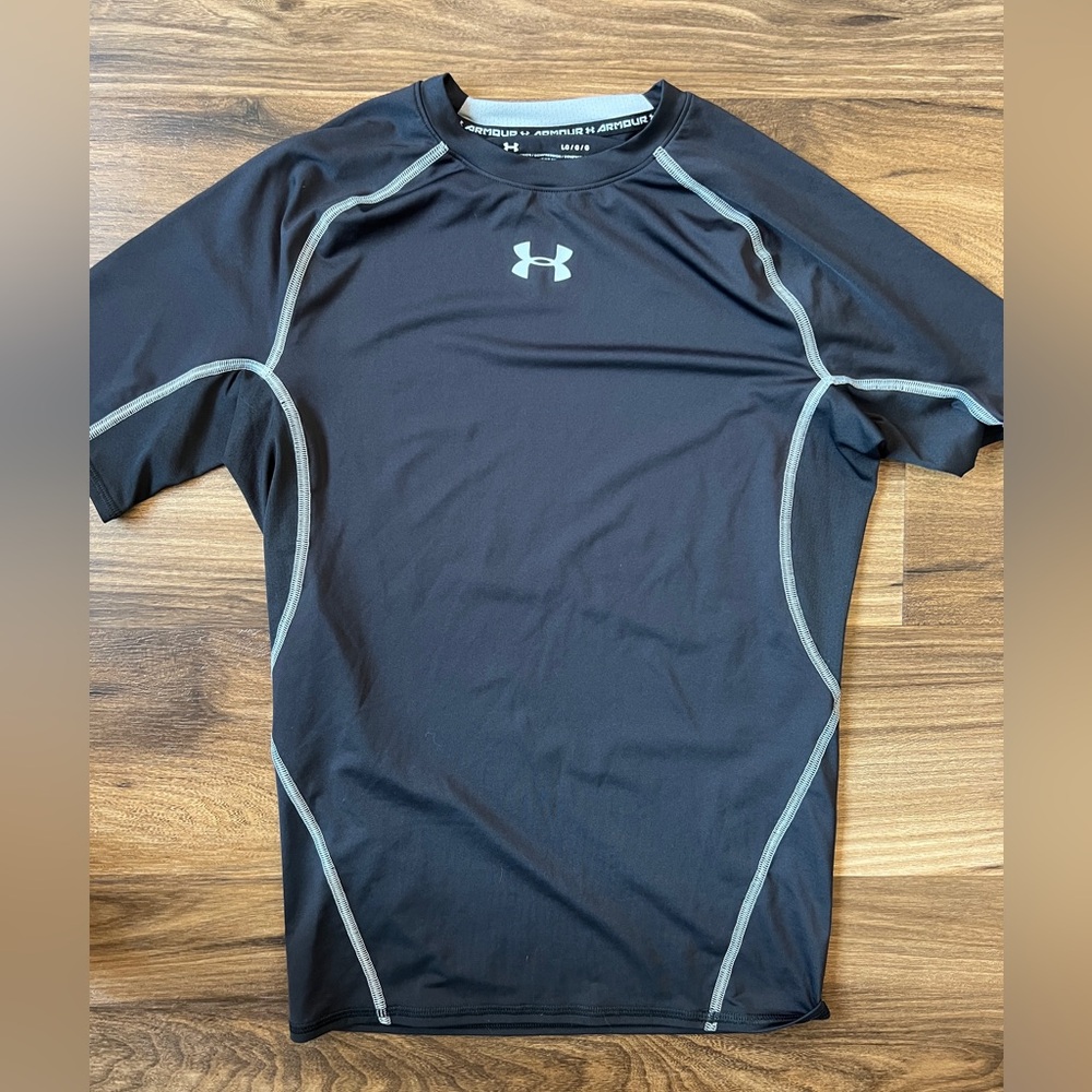 Men’s under armour short sleeve NWOT